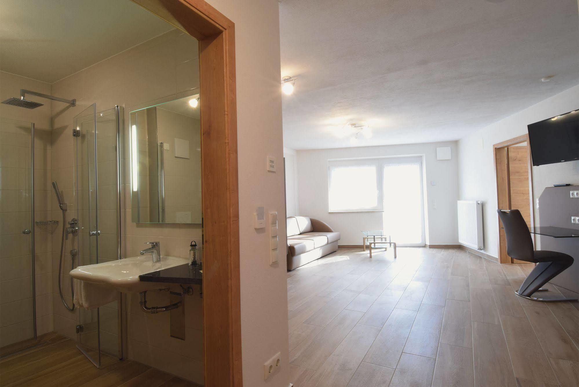 Aparthotel Donaustern Asbach-Bäumenheim Εξωτερικό φωτογραφία